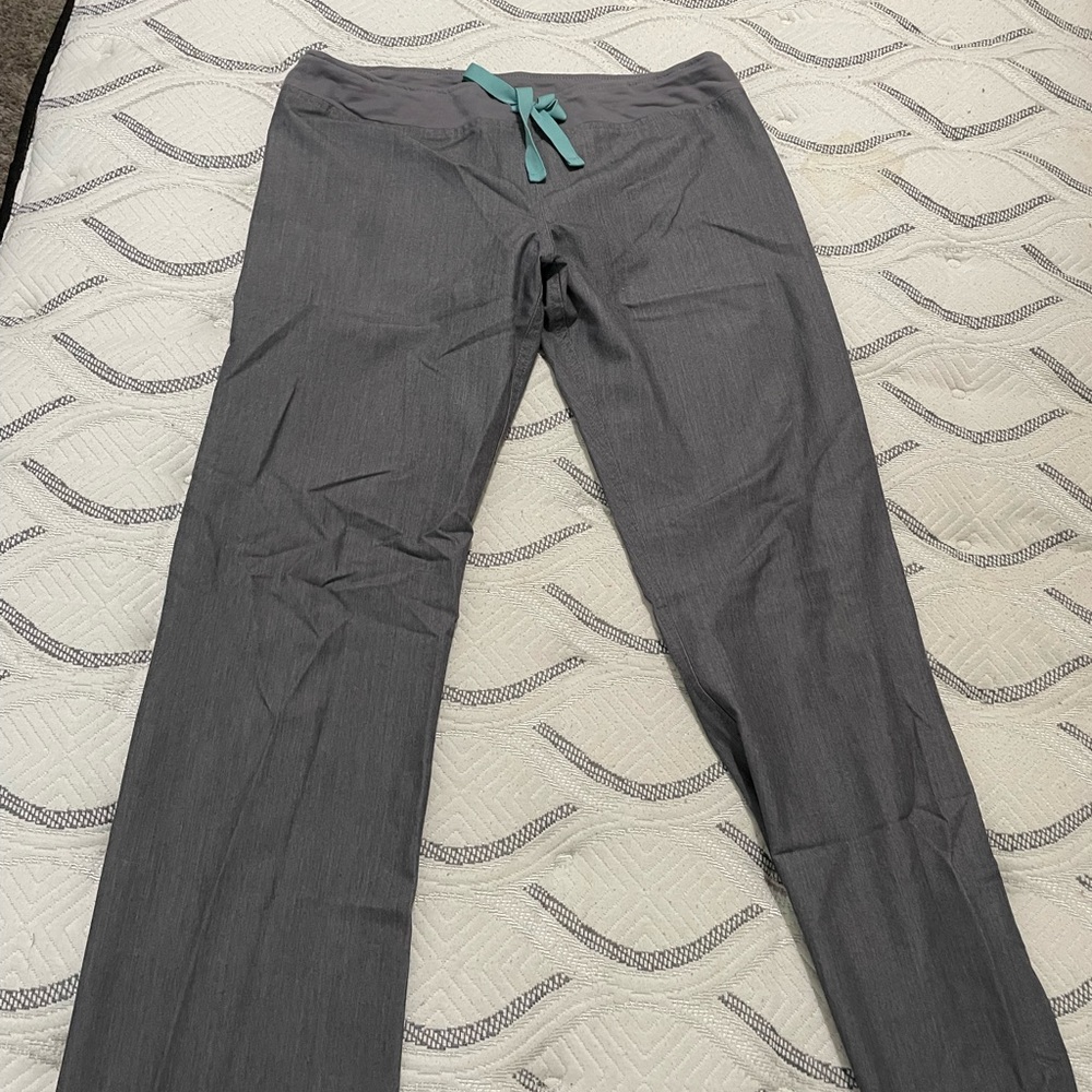 Figs grey bottoms